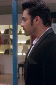 Bela Confesses Her Love!