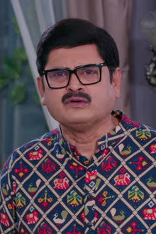 Tiwari and Vibhuti Sneak Into the Haveli at Night