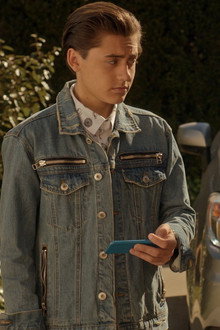 Stuck with a Non-Diaz