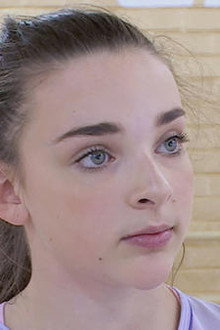 Nia & Kendall Face Off