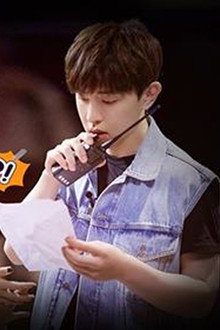 Escape Group Pranks Detective Team