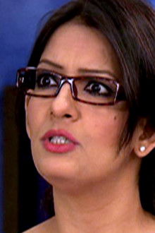 Gopi is Kicked Out Of His House