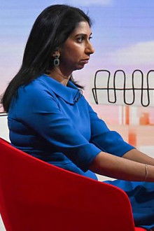 How should politicians manage migration?