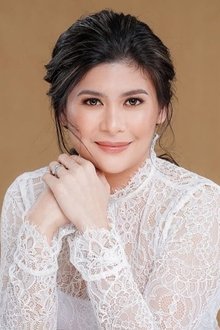 Photo of Roxanne Guinoo