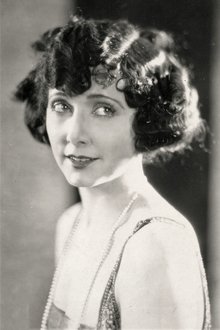 Photo of Mae Busch