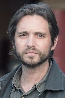 Photo of Aaron Stanford