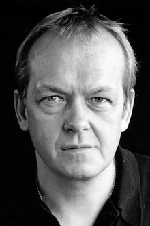 Photo of Christopher Fulford