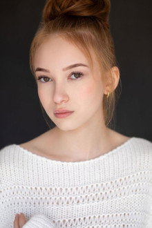 Photo of Caroline Elle Abrams