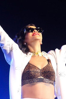 Rihanna 777 Documentary... 7Countries7Days7Shows