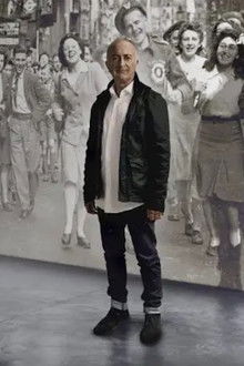 Tony-Robinson's-VE-Day-Minute-by-Minute