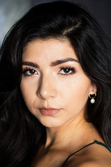 Photo of Lindsay Navarro