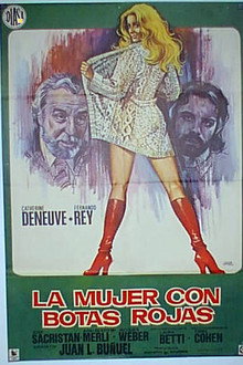 La mujer con botas rojas