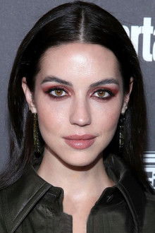 Photo of Adelaide Kane