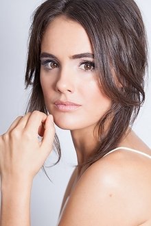 Photo of Cassie Howarth