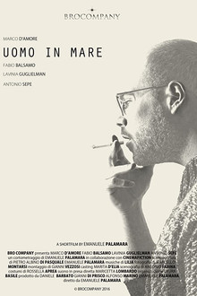 Uomo in mare