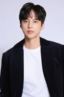 Photo of Yoon Sun-Woo