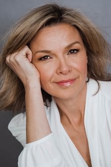 Photo of Justine Clarke
