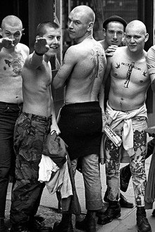 Skinheads USA: Soldiers of the Race War