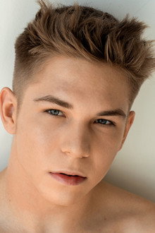 Hugo Carter