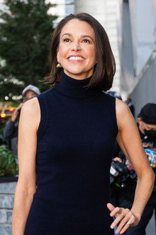 Photo of Sutton Foster