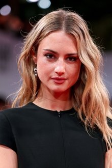 Photo of Grace Van Patten