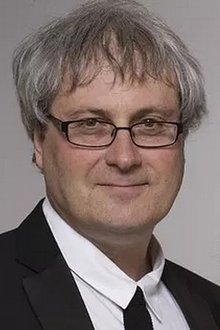 Photo of Simon Curtis