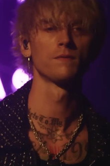 Machine Gun Kelly - Hotel Diablo (Live from The Roxy)