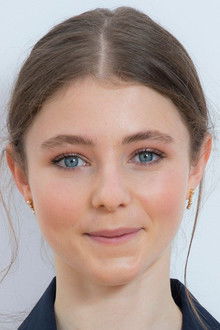 Photo of Thomasin McKenzie