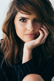 Photo of Shelley Hennig