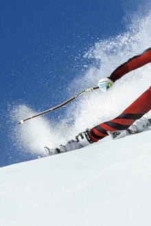 On the Edge: World Cup Ski Racing