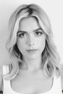 Photo of Kiernan Shipka