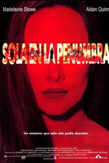 Sola en la penumbra