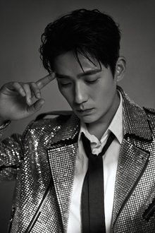 Photo of Zhu Yilong