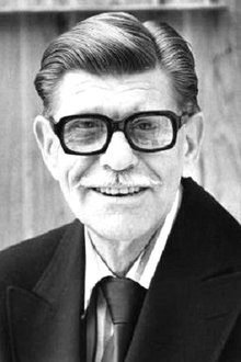 Photo of Deryck Guyler