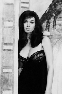 Photo of Valerie Leon
