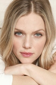Photo of Tracy Spiridakos
