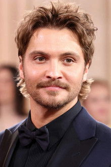 Photo of Luke Grimes