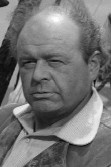 Photo of Niall MacGinnis