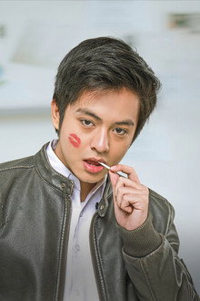 Di Bawah Umur