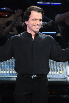 Yanni: Voices - Live from the Forum in Acapulco