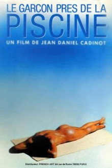 Le Garçon Près de la Piscine