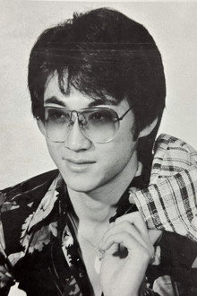华伦