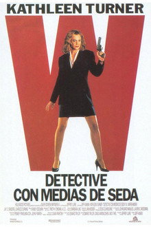 Detective con medias de seda