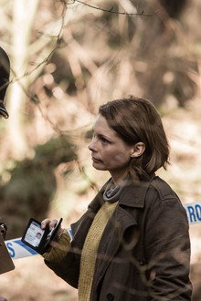 In the Dark season 1 episode 1