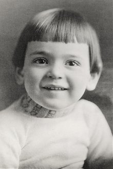 Photo of Dean Riesner