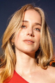 Photo of Elizabeth Lail