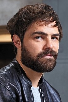 Photo of Peter Lanzani