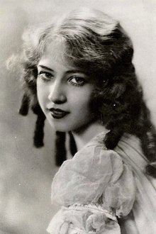 Photo of Doris Lloyd