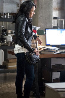 The Flash season 2 episode 11