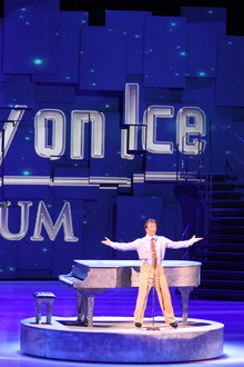 Holiday On Ice - Platinum